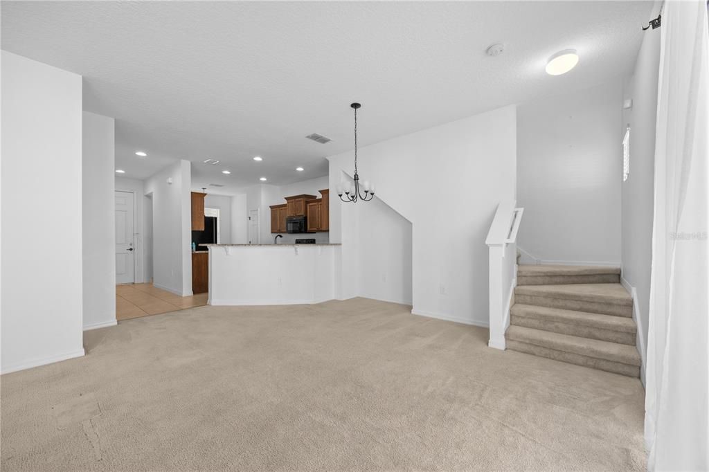 For Rent: $1,900 (3 beds, 2 baths, 1832 Square Feet)