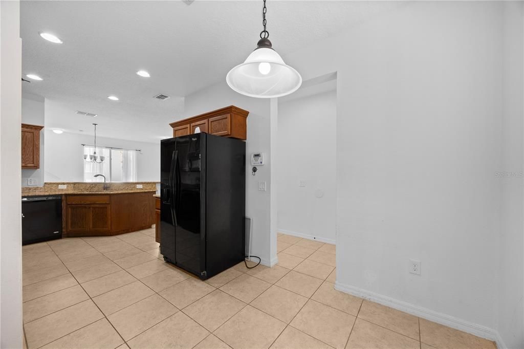 For Rent: $1,900 (3 beds, 2 baths, 1832 Square Feet)