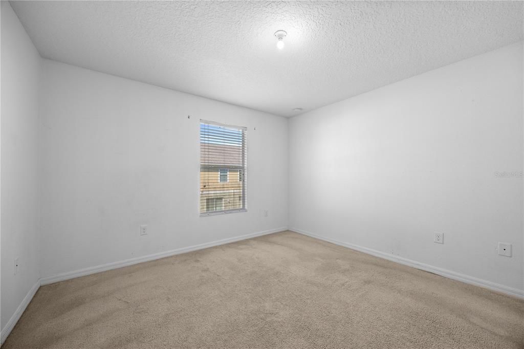 For Rent: $1,900 (3 beds, 2 baths, 1832 Square Feet)