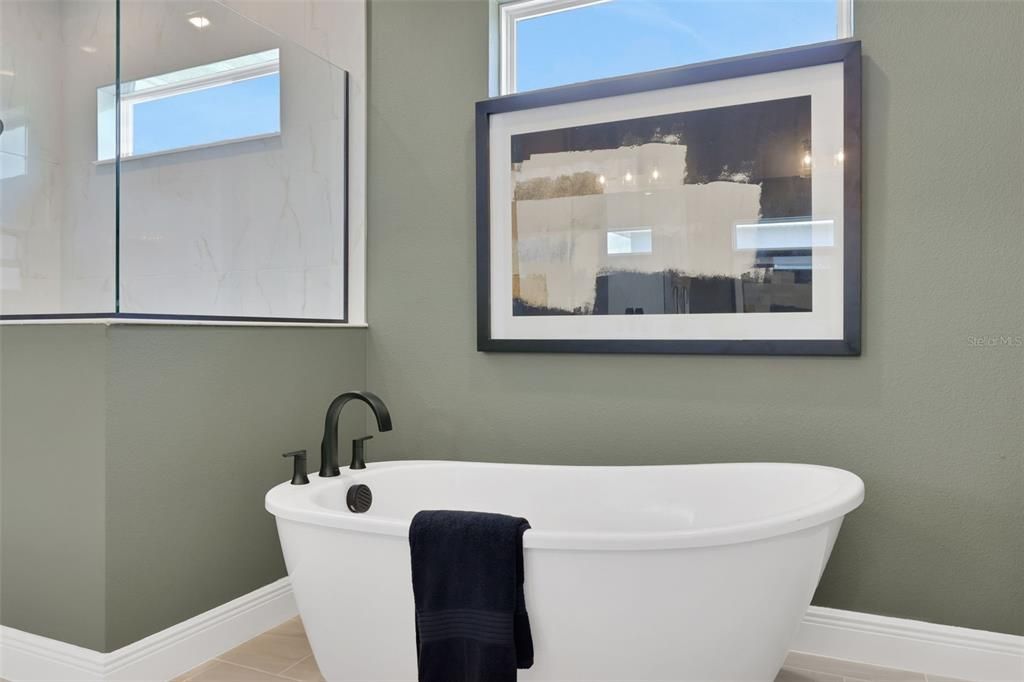 Active With Contract: $714,845 (4 beds, 3 baths, 3144 Square Feet)