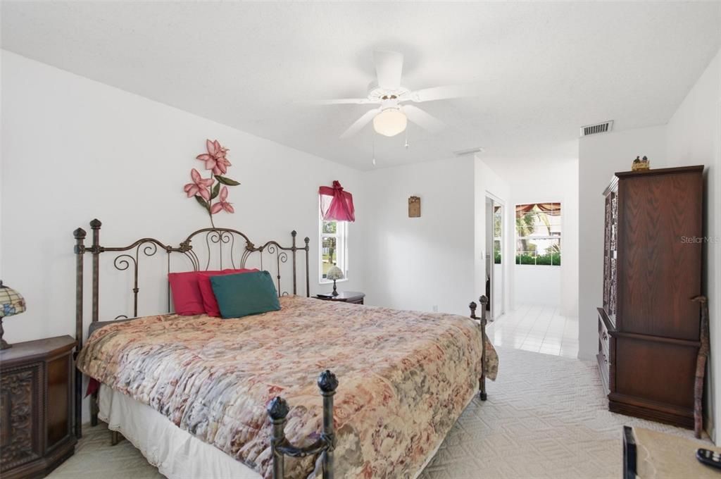 Active With Contract: $250,000 (3 beds, 2 baths, 1553 Square Feet)