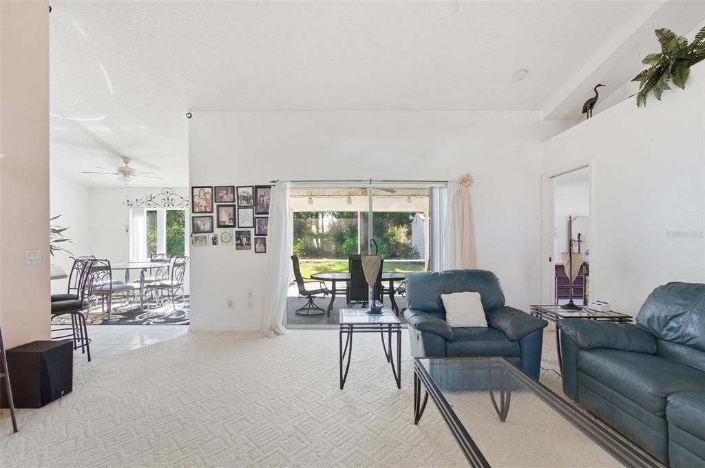 Active With Contract: $250,000 (3 beds, 2 baths, 1553 Square Feet)