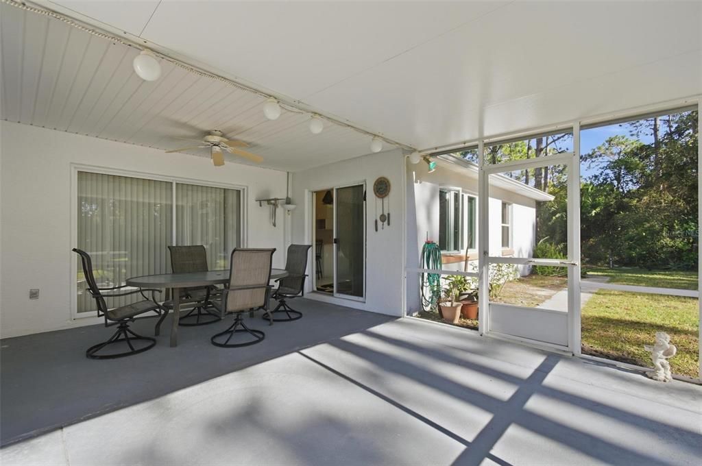 Active With Contract: $250,000 (3 beds, 2 baths, 1553 Square Feet)