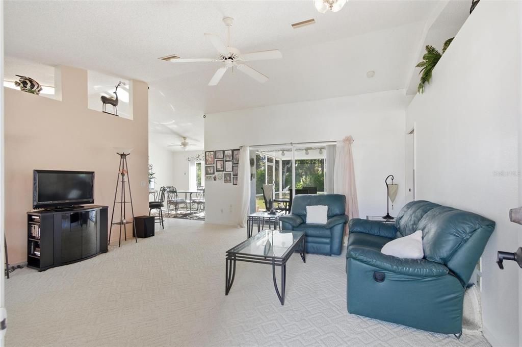 Active With Contract: $250,000 (3 beds, 2 baths, 1553 Square Feet)