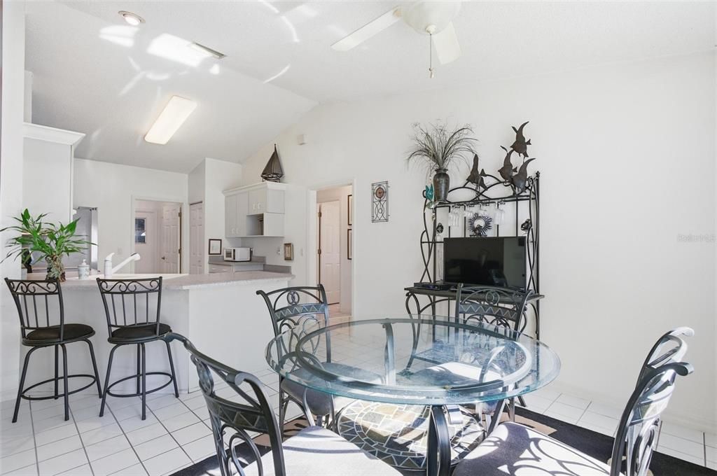 Active With Contract: $250,000 (3 beds, 2 baths, 1553 Square Feet)