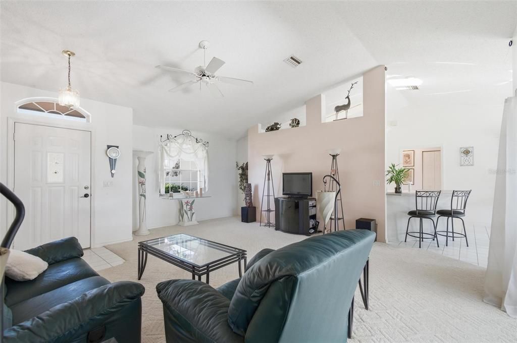 Active With Contract: $250,000 (3 beds, 2 baths, 1553 Square Feet)