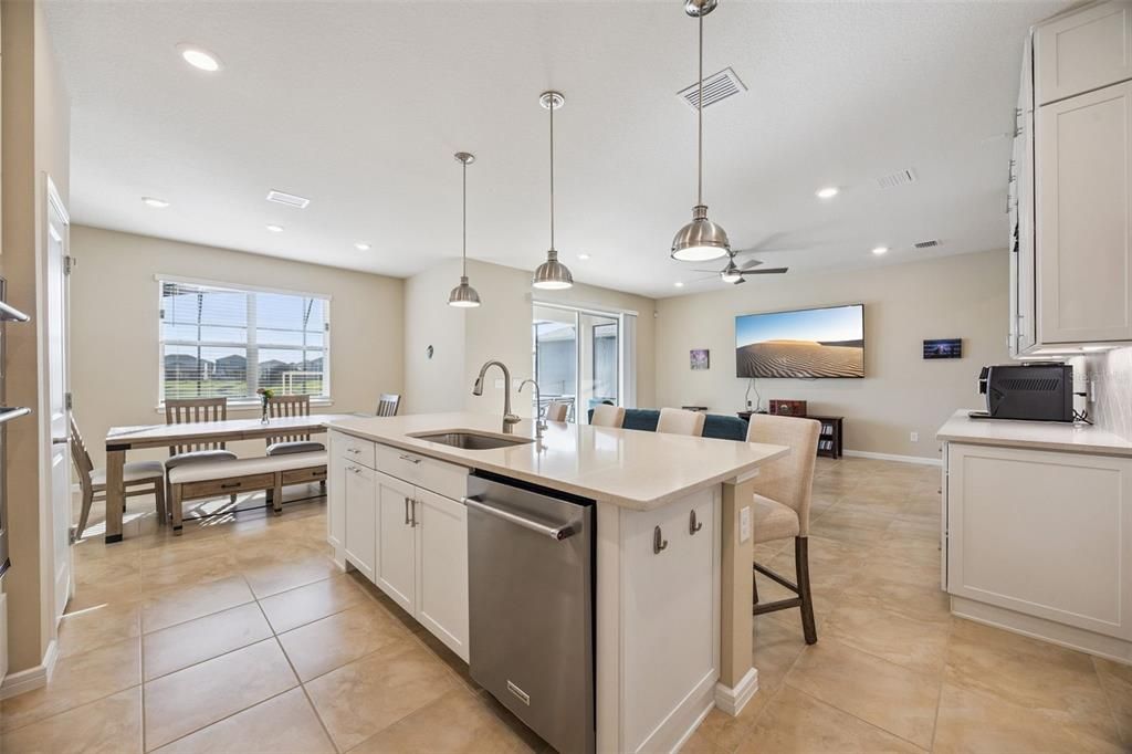 For Sale: $597,000 (5 beds, 3 baths, 2590 Square Feet)