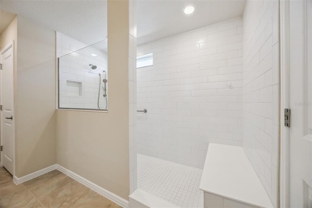 For Sale: $597,000 (5 beds, 3 baths, 2590 Square Feet)