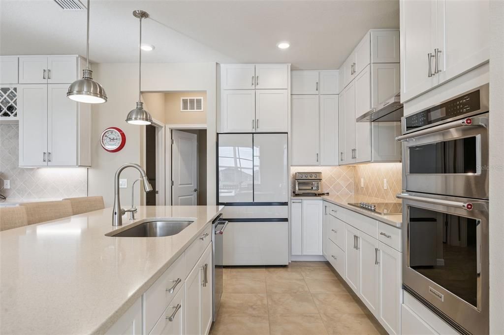 For Sale: $597,000 (5 beds, 3 baths, 2590 Square Feet)