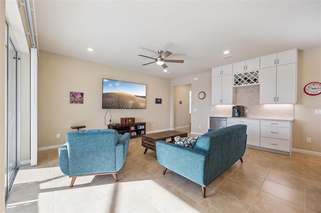 For Sale: $597,000 (5 beds, 3 baths, 2590 Square Feet)