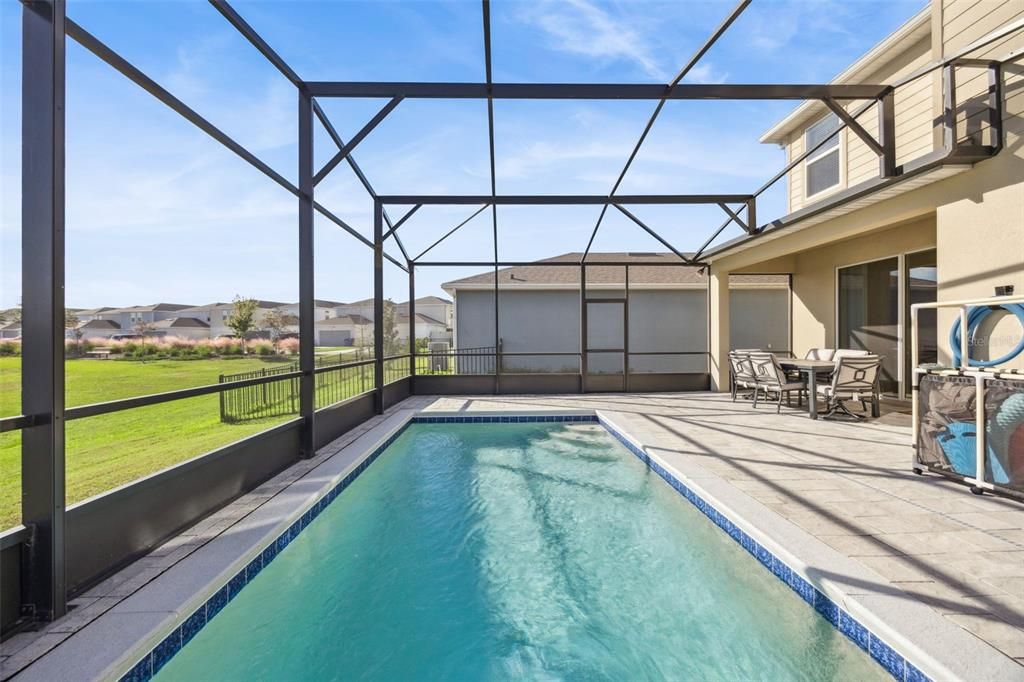 For Sale: $597,000 (5 beds, 3 baths, 2590 Square Feet)