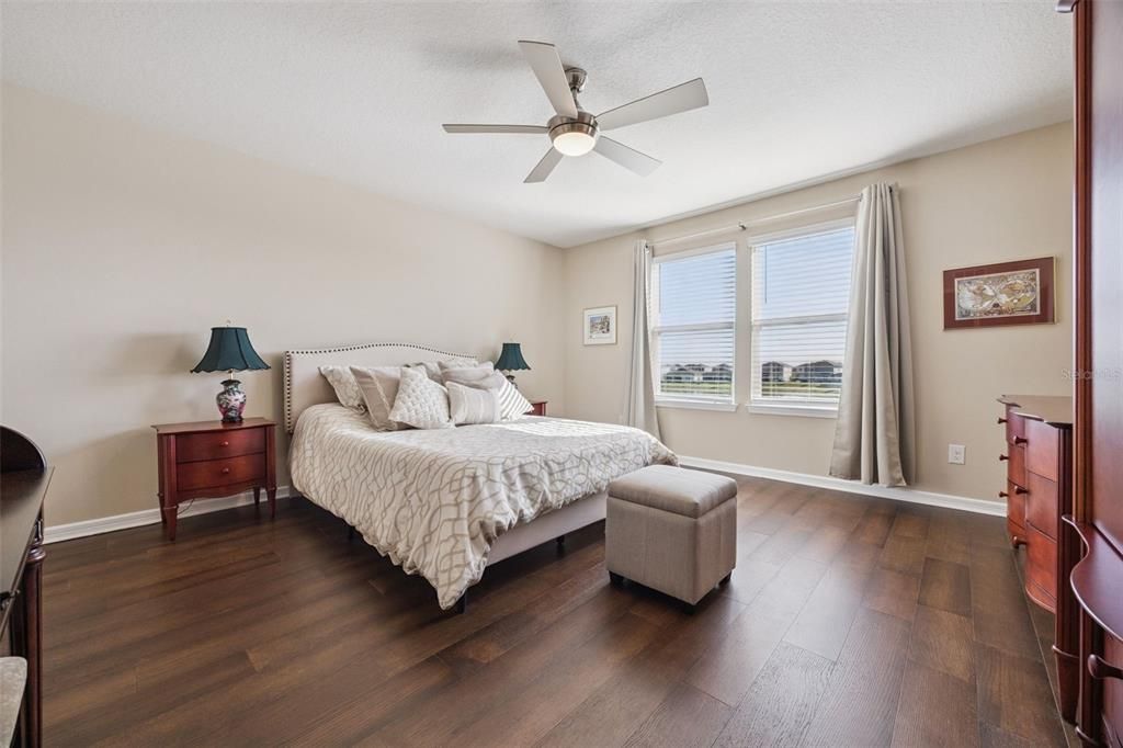 For Sale: $597,000 (5 beds, 3 baths, 2590 Square Feet)