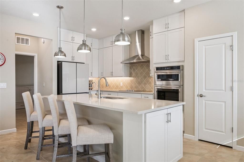 For Sale: $597,000 (5 beds, 3 baths, 2590 Square Feet)