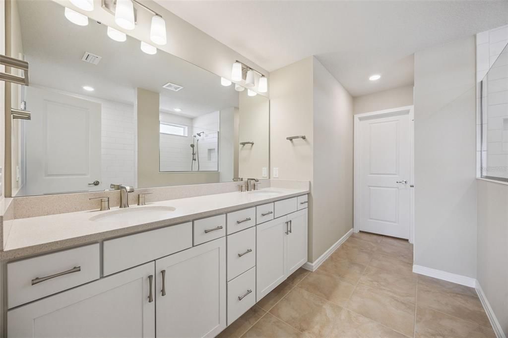 For Sale: $597,000 (5 beds, 3 baths, 2590 Square Feet)