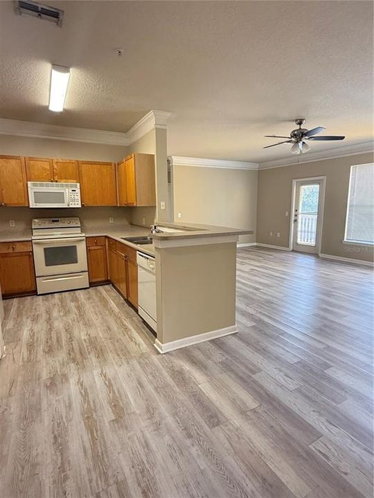 В аренду: $2,000 (3 спален, 2 ванн, 1369 Квадратных фут)