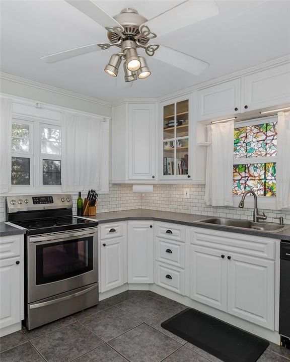 На продажу: $329,000 (3 спален, 2 ванн, 1462 Квадратных фут)