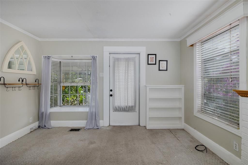 На продажу: $329,000 (3 спален, 2 ванн, 1462 Квадратных фут)