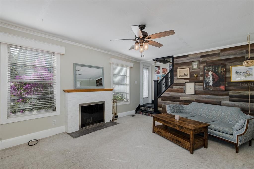 На продажу: $329,000 (3 спален, 2 ванн, 1462 Квадратных фут)