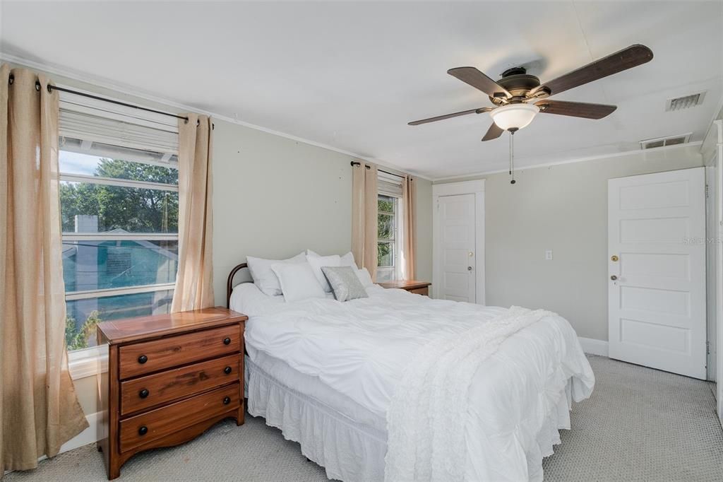 На продажу: $329,000 (3 спален, 2 ванн, 1462 Квадратных фут)