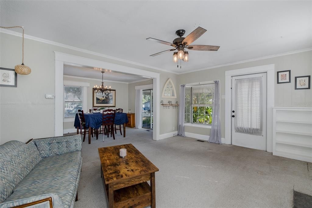 На продажу: $329,000 (3 спален, 2 ванн, 1462 Квадратных фут)