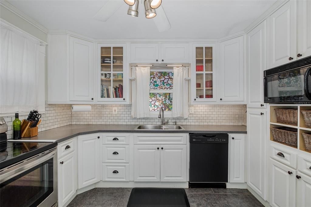 На продажу: $329,000 (3 спален, 2 ванн, 1462 Квадратных фут)