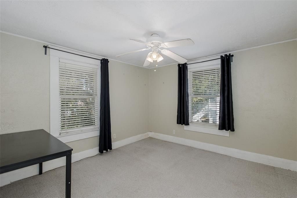 На продажу: $329,000 (3 спален, 2 ванн, 1462 Квадратных фут)