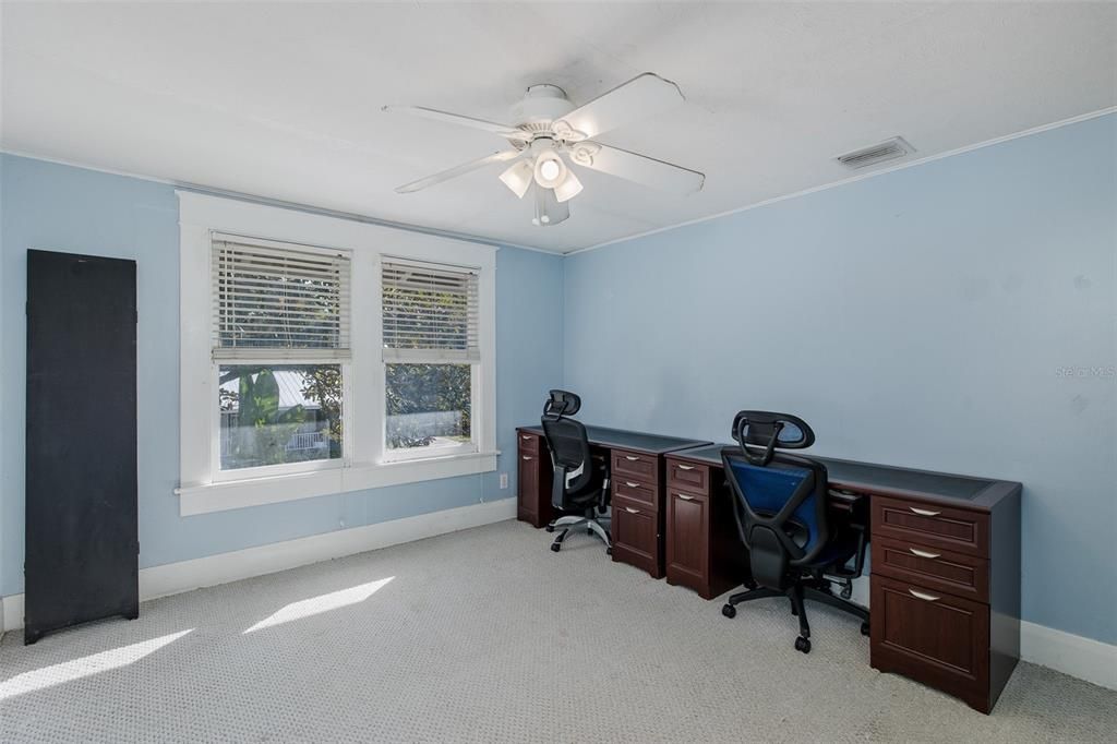 На продажу: $329,000 (3 спален, 2 ванн, 1462 Квадратных фут)