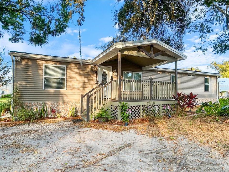 For Sale: $385,000 (3 beds, 2 baths, 1512 Square Feet)