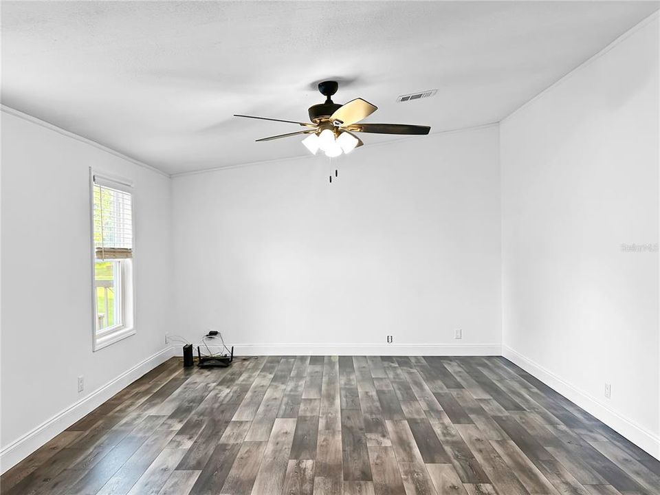 For Sale: $385,000 (3 beds, 2 baths, 1512 Square Feet)