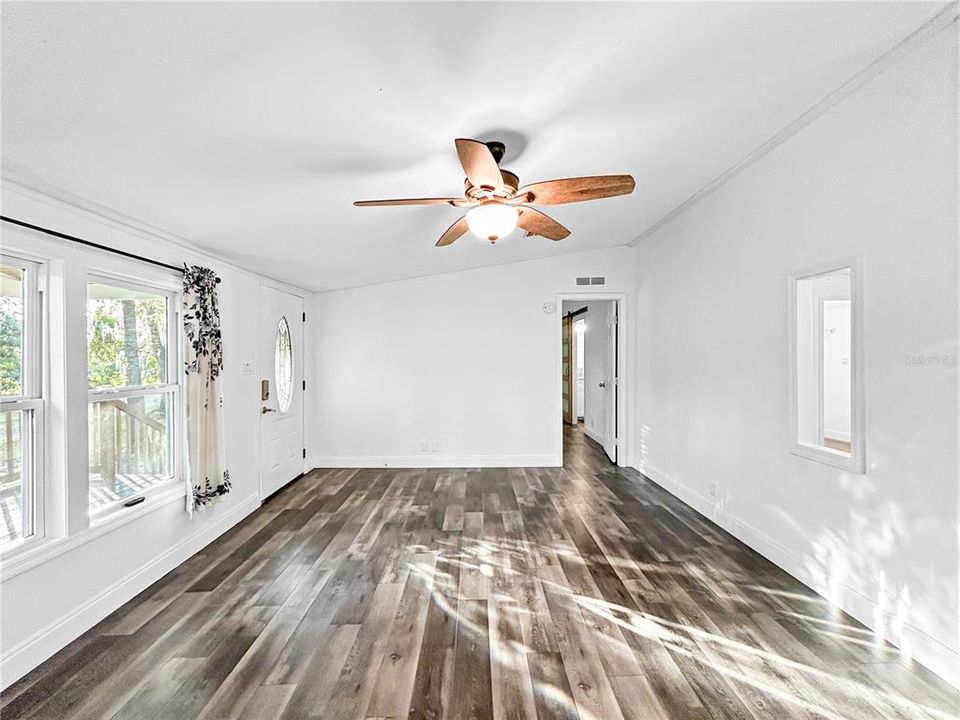 For Sale: $385,000 (3 beds, 2 baths, 1512 Square Feet)