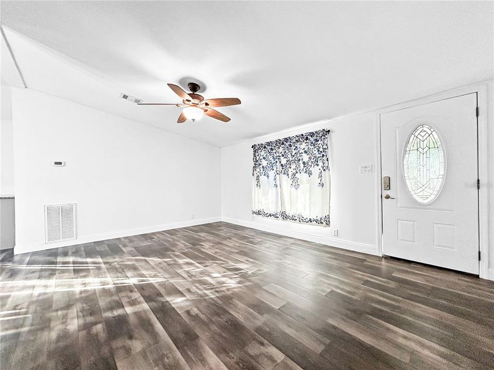 For Sale: $385,000 (3 beds, 2 baths, 1512 Square Feet)