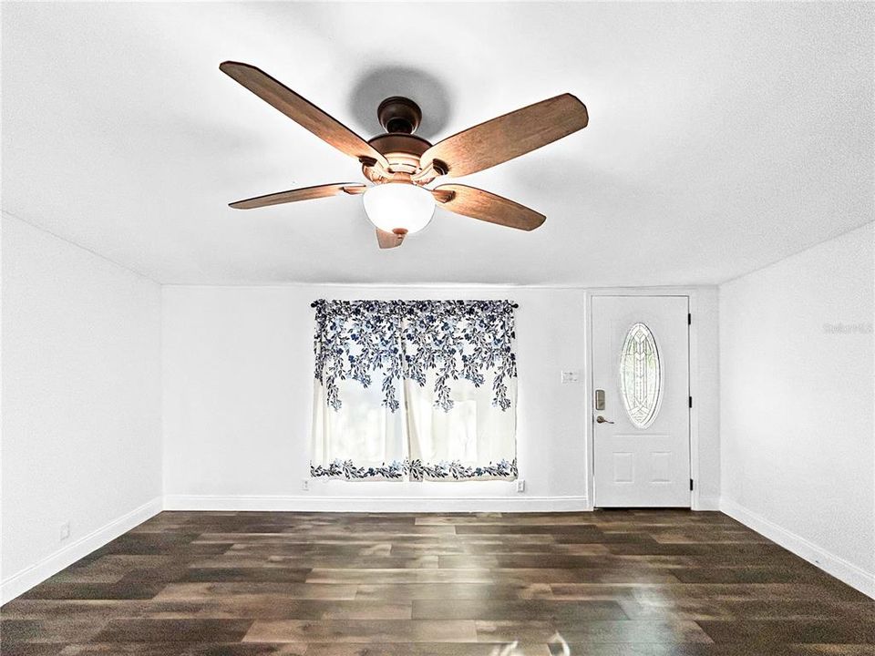 For Sale: $385,000 (3 beds, 2 baths, 1512 Square Feet)