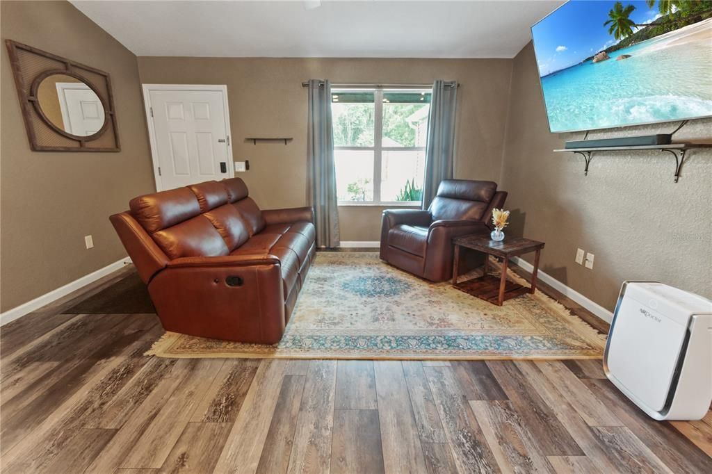 En Venta: $325,000 (3 camas, 2 baños, 1392 Pies cuadrados)