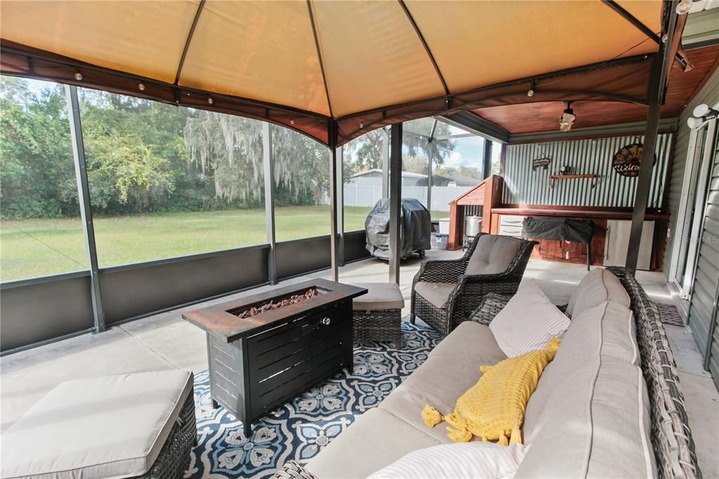 En Venta: $325,000 (3 camas, 2 baños, 1392 Pies cuadrados)