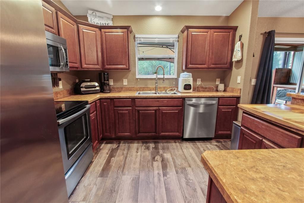 En Venta: $325,000 (3 camas, 2 baños, 1392 Pies cuadrados)