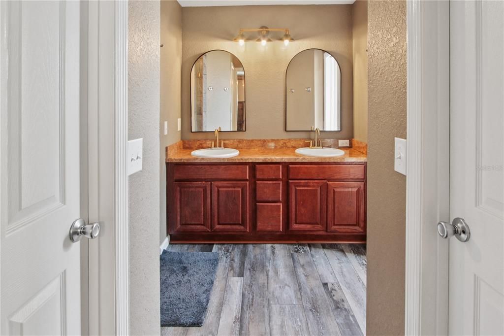 En Venta: $325,000 (3 camas, 2 baños, 1392 Pies cuadrados)