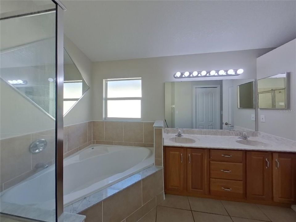 В аренду: $2,299 (4 спален, 2 ванн, 2256 Квадратных фут)