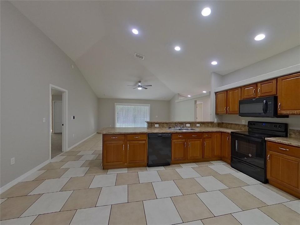 В аренду: $2,299 (4 спален, 2 ванн, 2256 Квадратных фут)