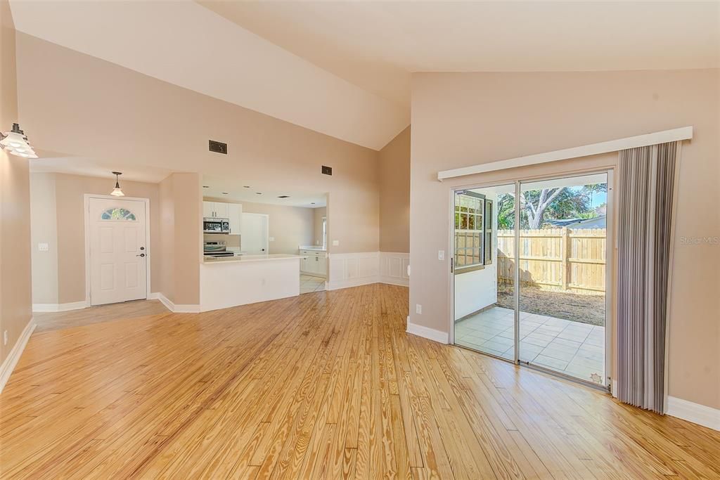 На продажу: $420,000 (3 спален, 2 ванн, 1292 Квадратных фут)