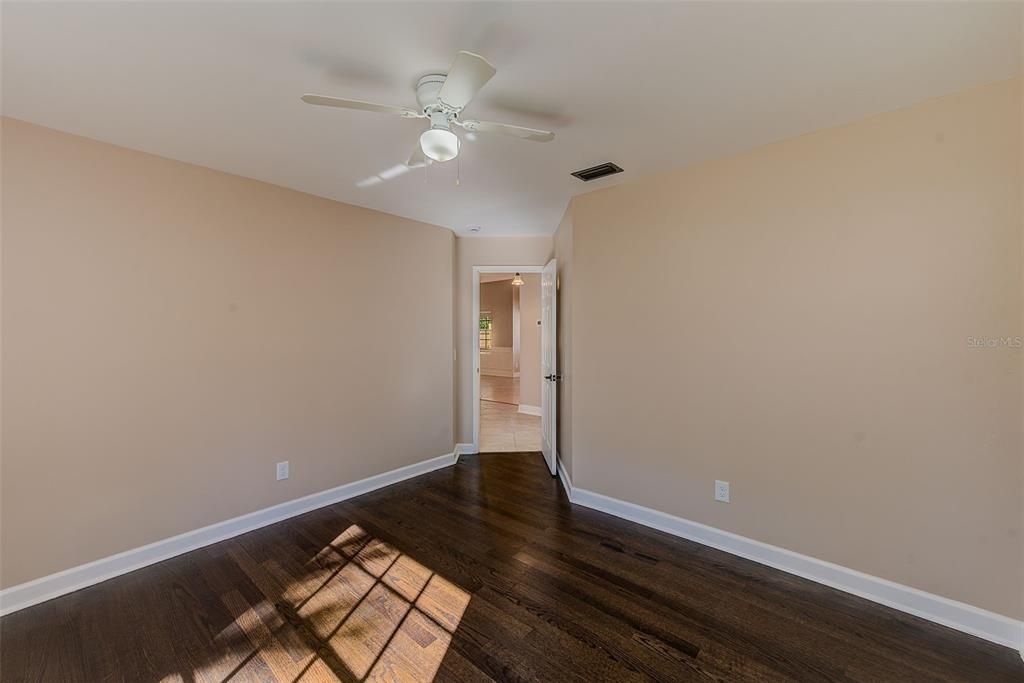 На продажу: $420,000 (3 спален, 2 ванн, 1292 Квадратных фут)