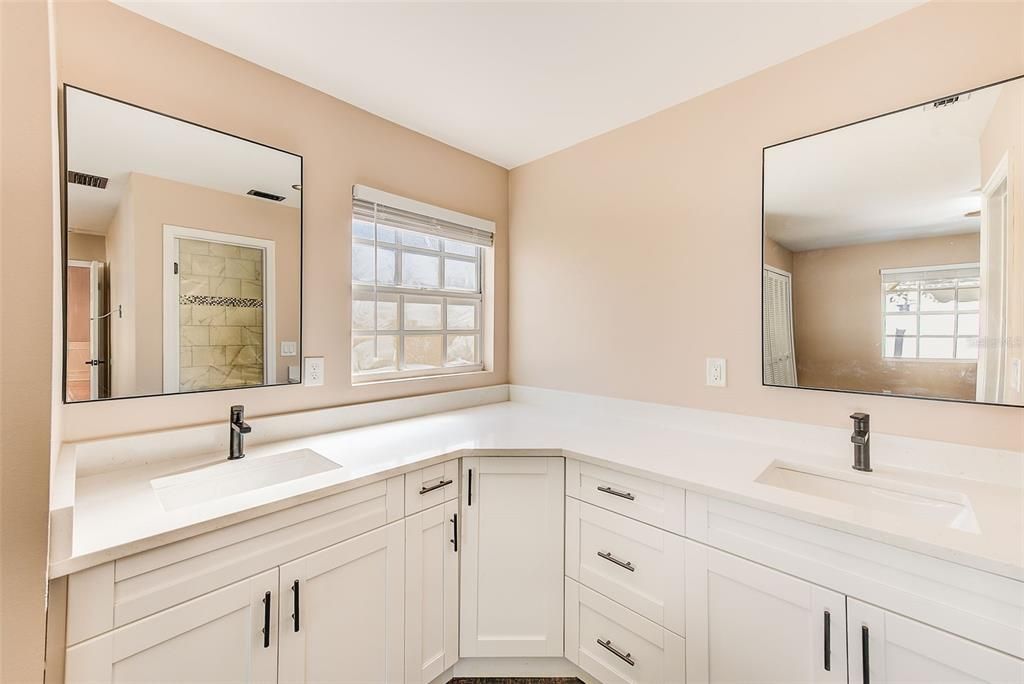 На продажу: $420,000 (3 спален, 2 ванн, 1292 Квадратных фут)