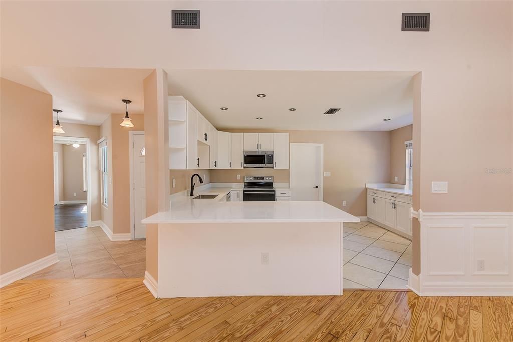 На продажу: $420,000 (3 спален, 2 ванн, 1292 Квадратных фут)