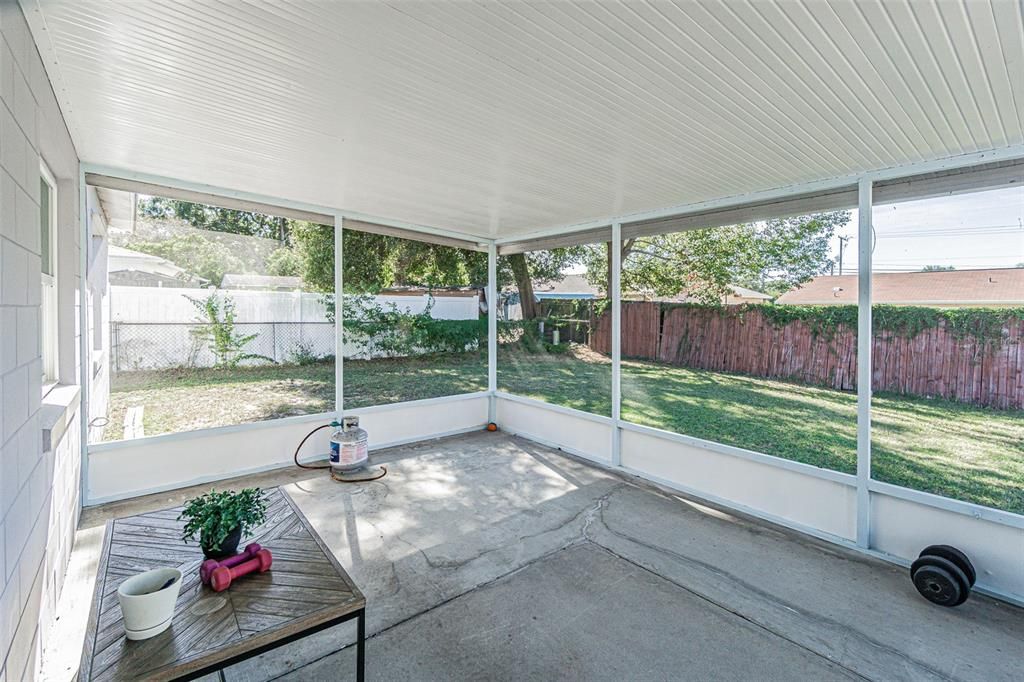 Activo con contrato: $324,900 (4 camas, 3 baños, 1584 Pies cuadrados)