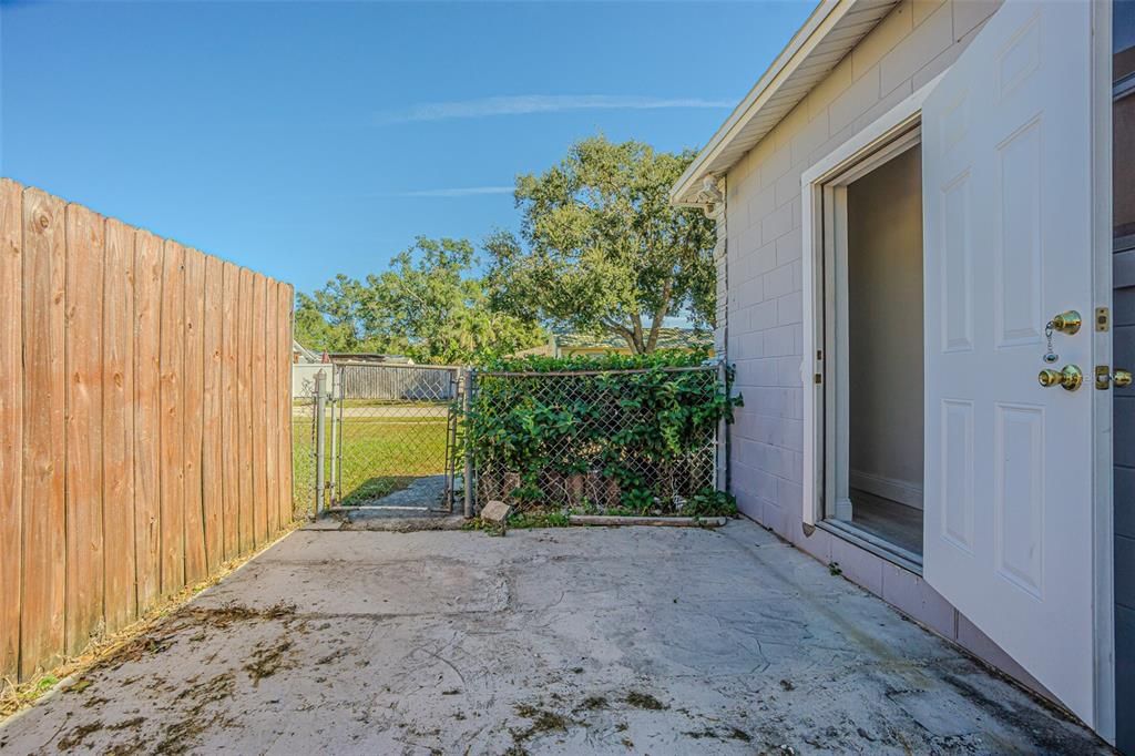 Activo con contrato: $324,900 (4 camas, 3 baños, 1584 Pies cuadrados)