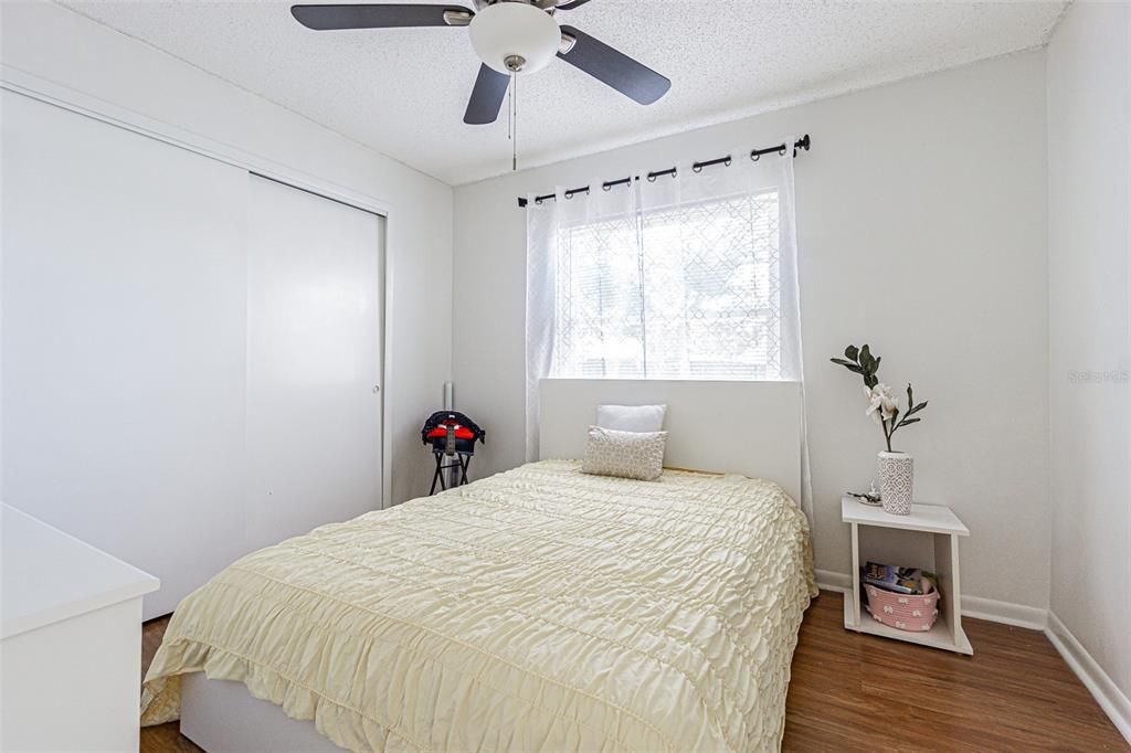 Activo con contrato: $324,900 (4 camas, 3 baños, 1584 Pies cuadrados)