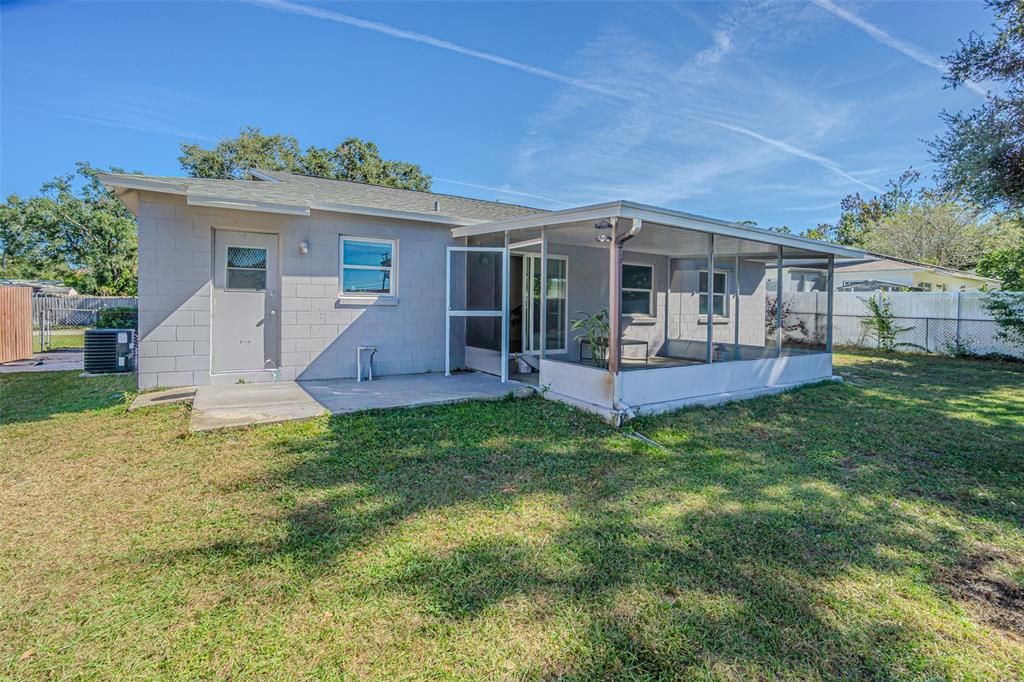 Activo con contrato: $324,900 (4 camas, 3 baños, 1584 Pies cuadrados)