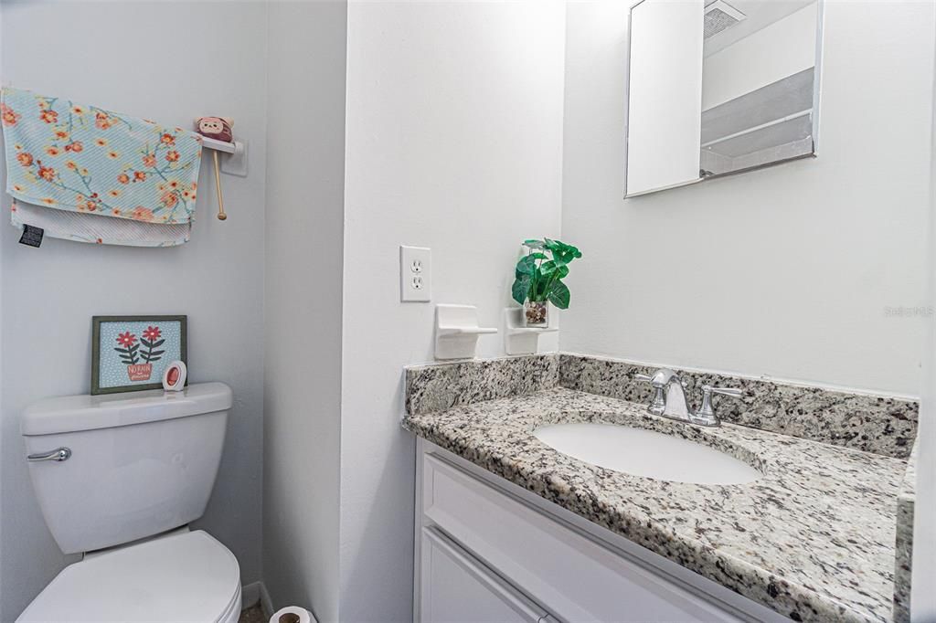 Activo con contrato: $324,900 (4 camas, 3 baños, 1584 Pies cuadrados)