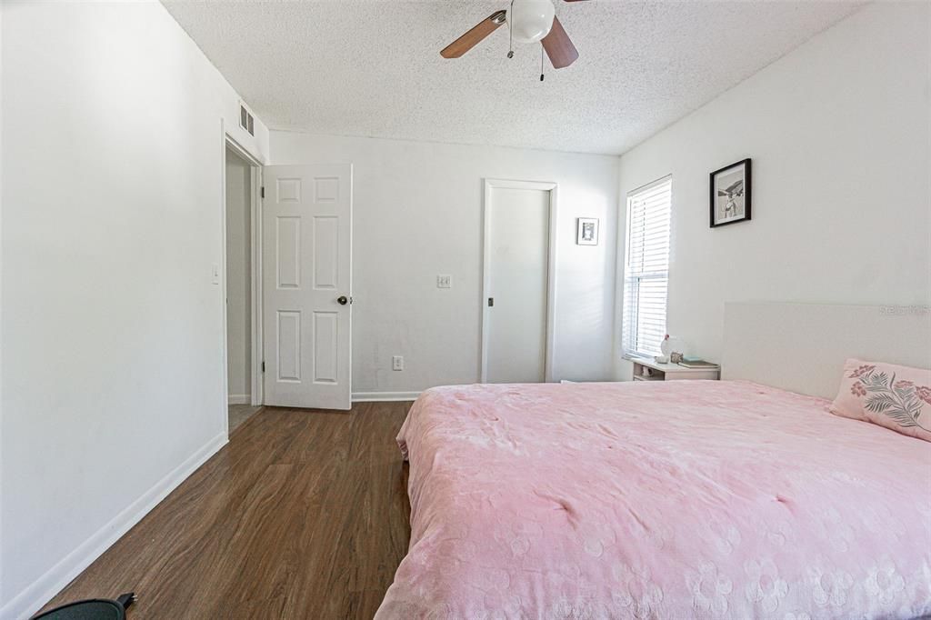 Activo con contrato: $324,900 (4 camas, 3 baños, 1584 Pies cuadrados)