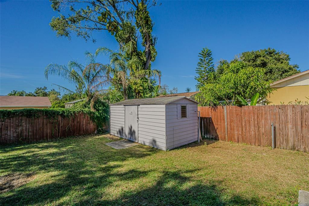 Activo con contrato: $324,900 (4 camas, 3 baños, 1584 Pies cuadrados)