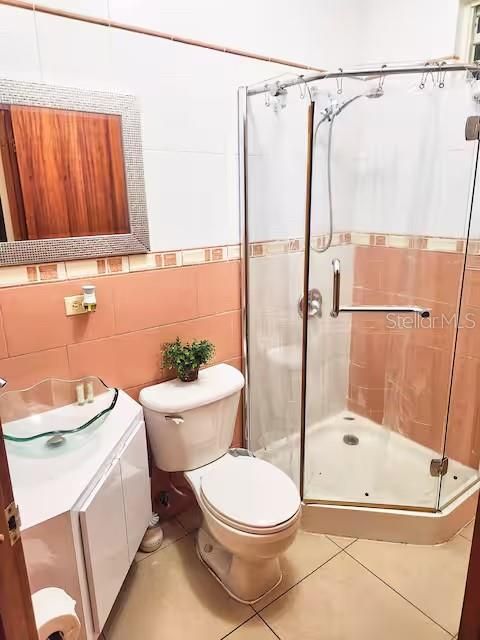 For Rent: $2,800 (4 beds, 3 baths, 3200 Square Feet)